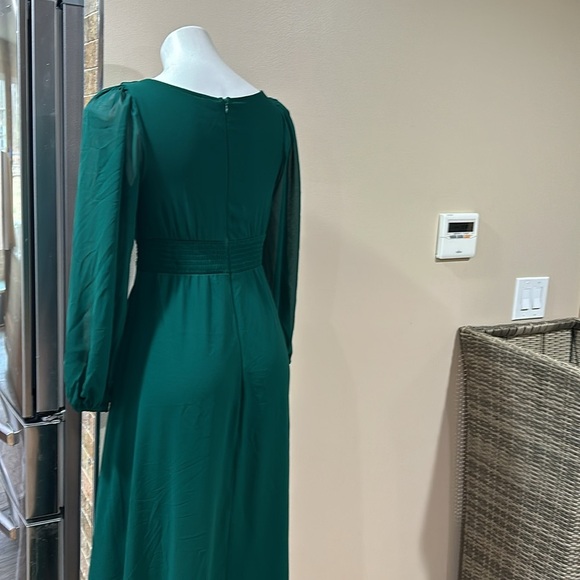 Elegant Green Long Sleeve Dress - Picture 5 of 13